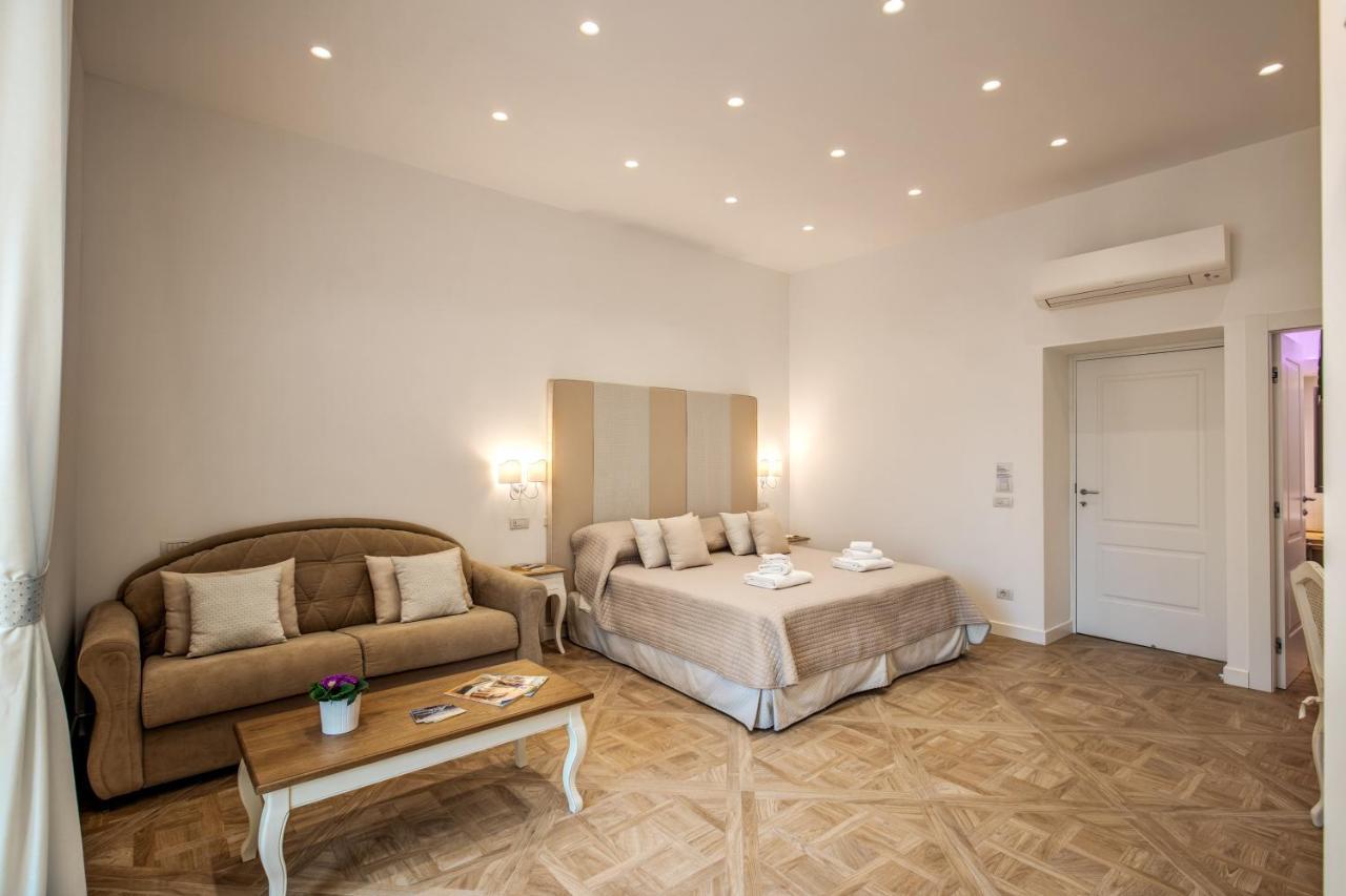 Sorrento Square Suites Exterior foto