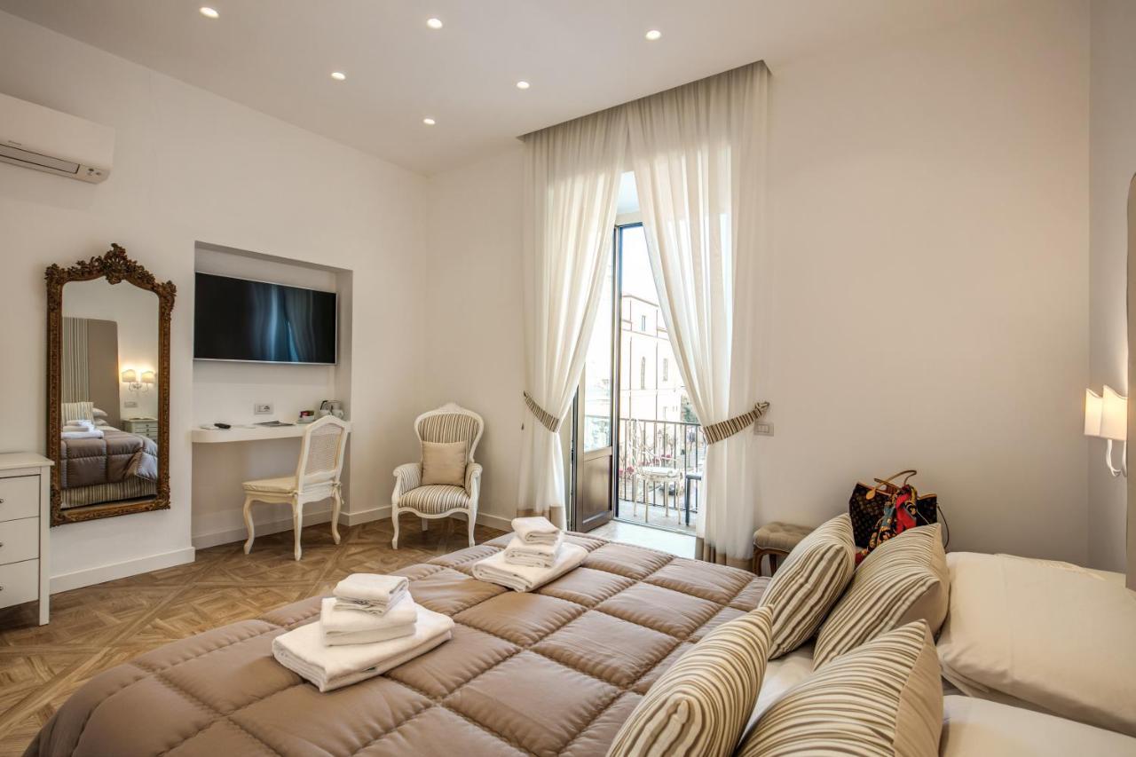 Sorrento Square Suites Exterior foto