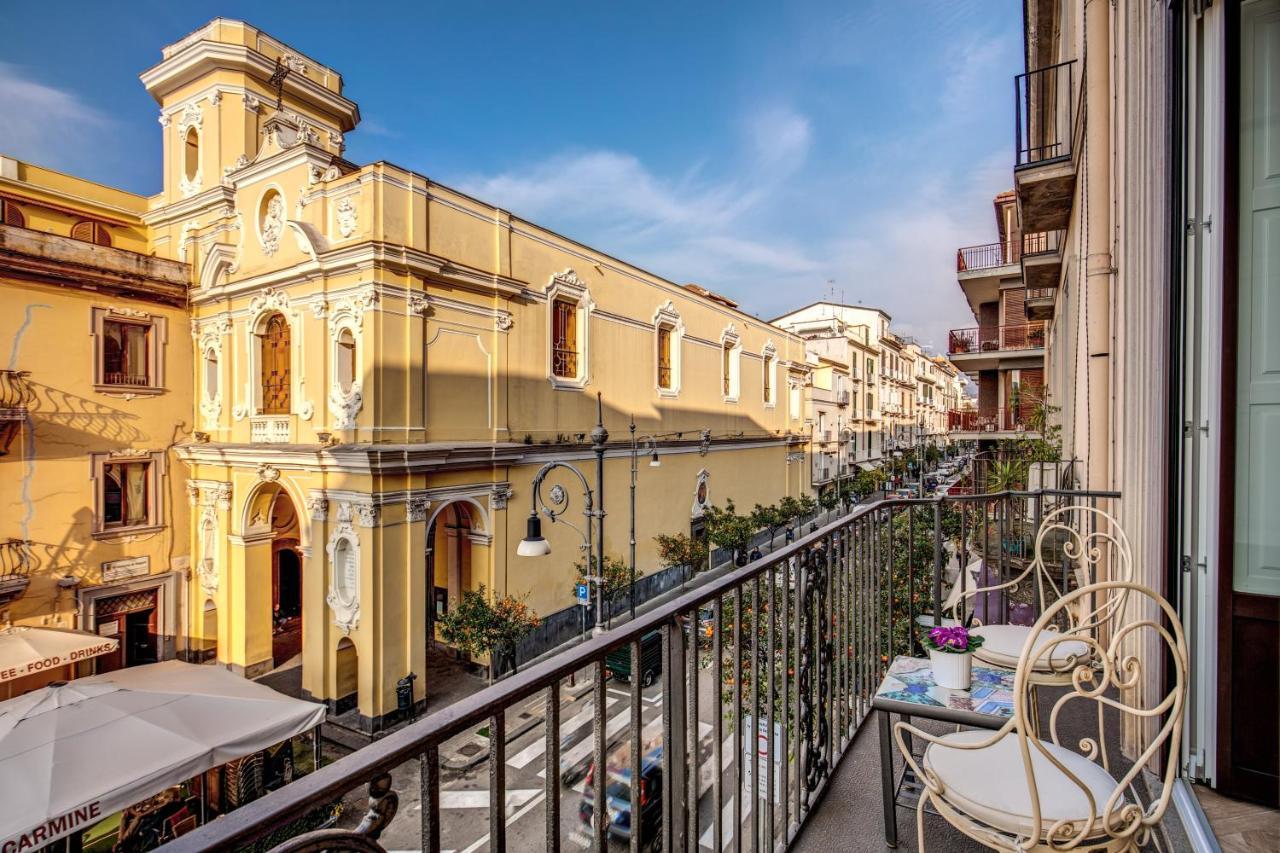 Sorrento Square Suites Exterior foto