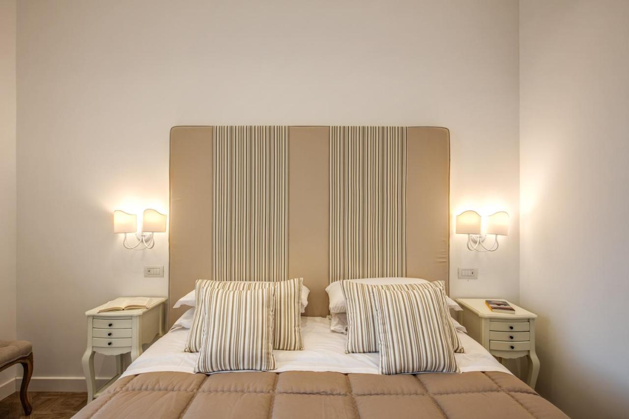 Sorrento Square Suites Exterior foto