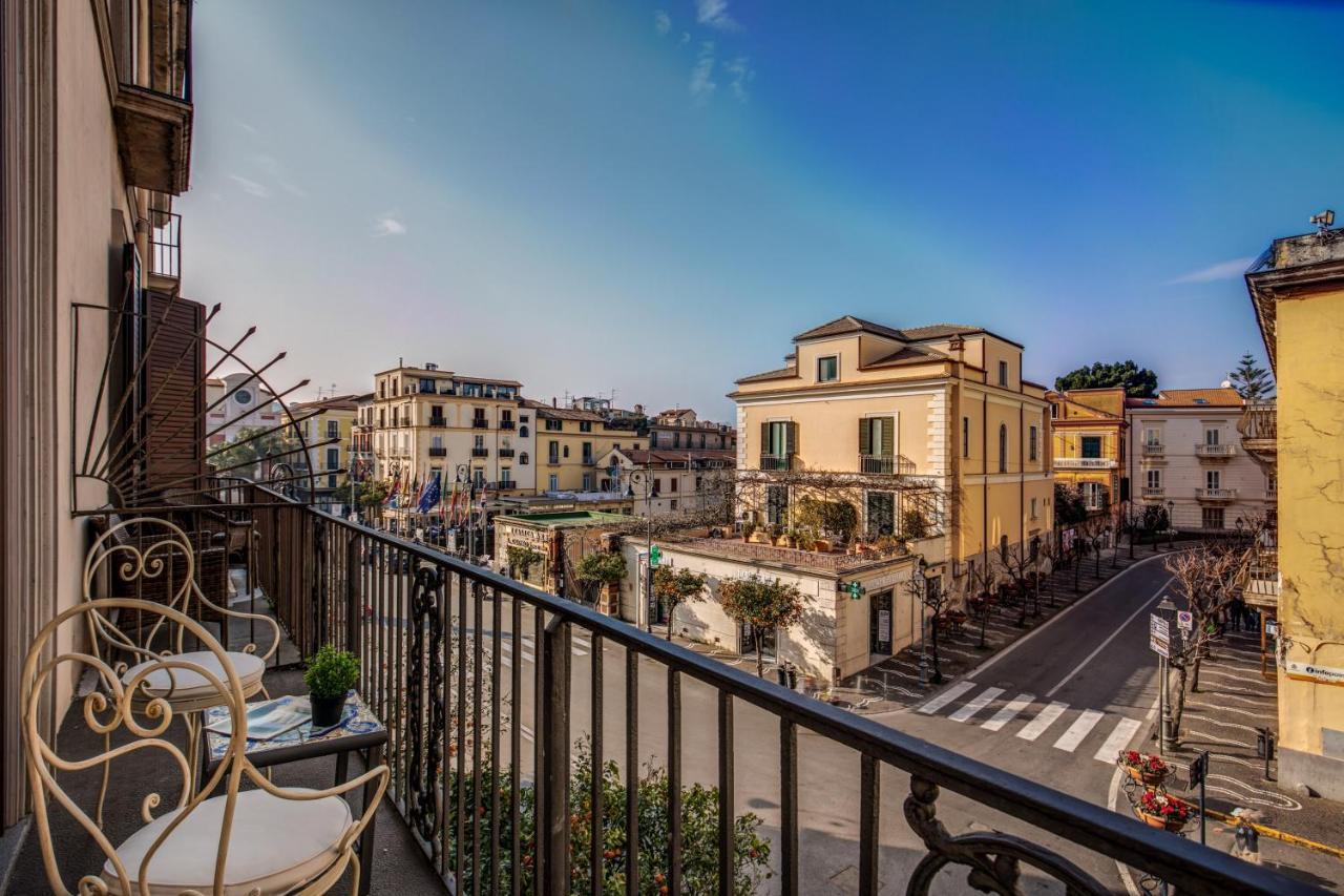Sorrento Square Suites Exterior foto